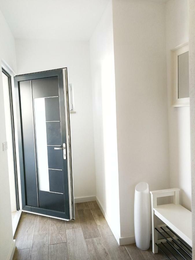 Apartmani Marijana Постира Экстерьер фото